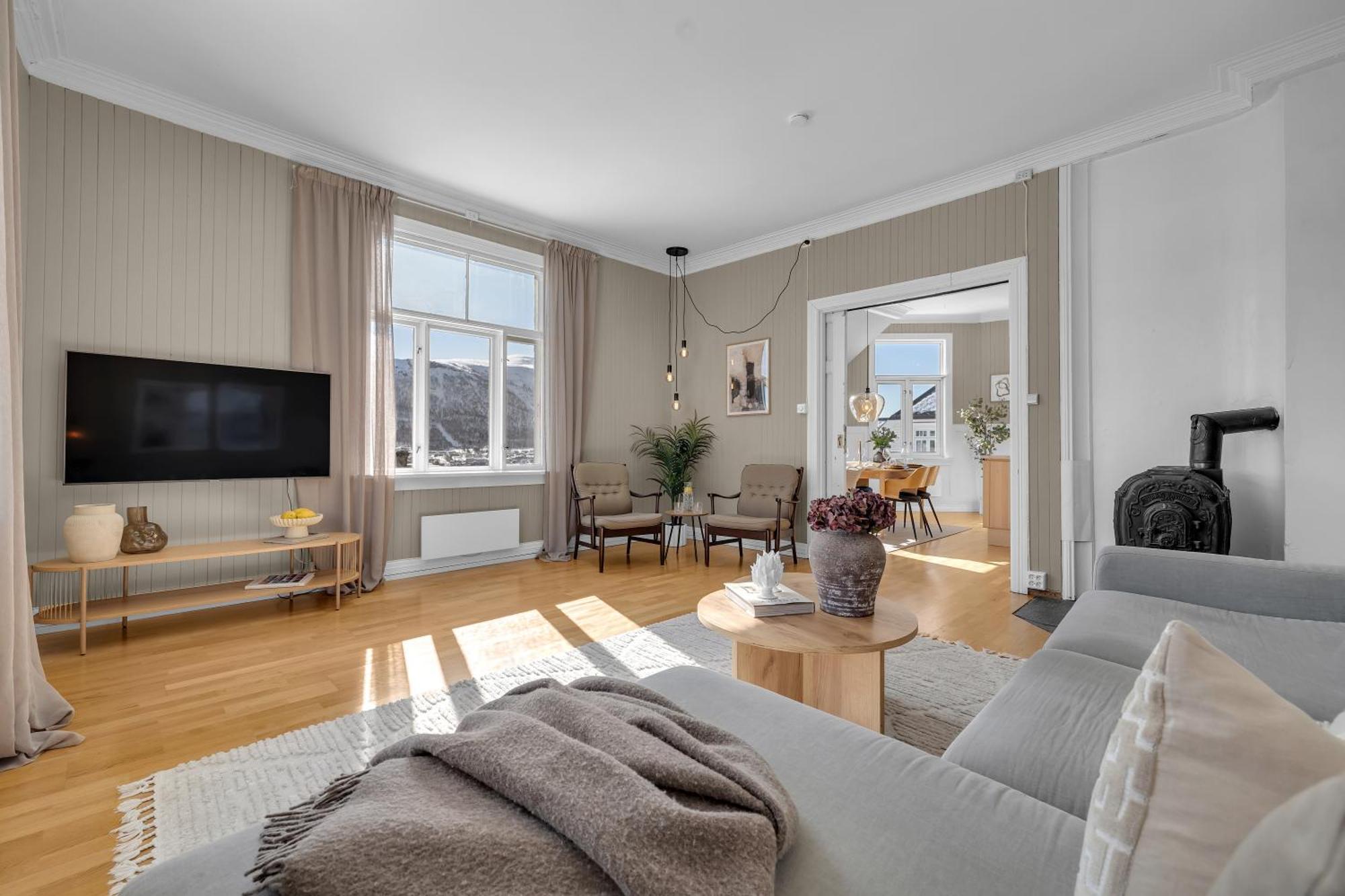 Lovely City Center Apartment With Amazing Views And Free Parking! Тромсе Екстер'єр фото