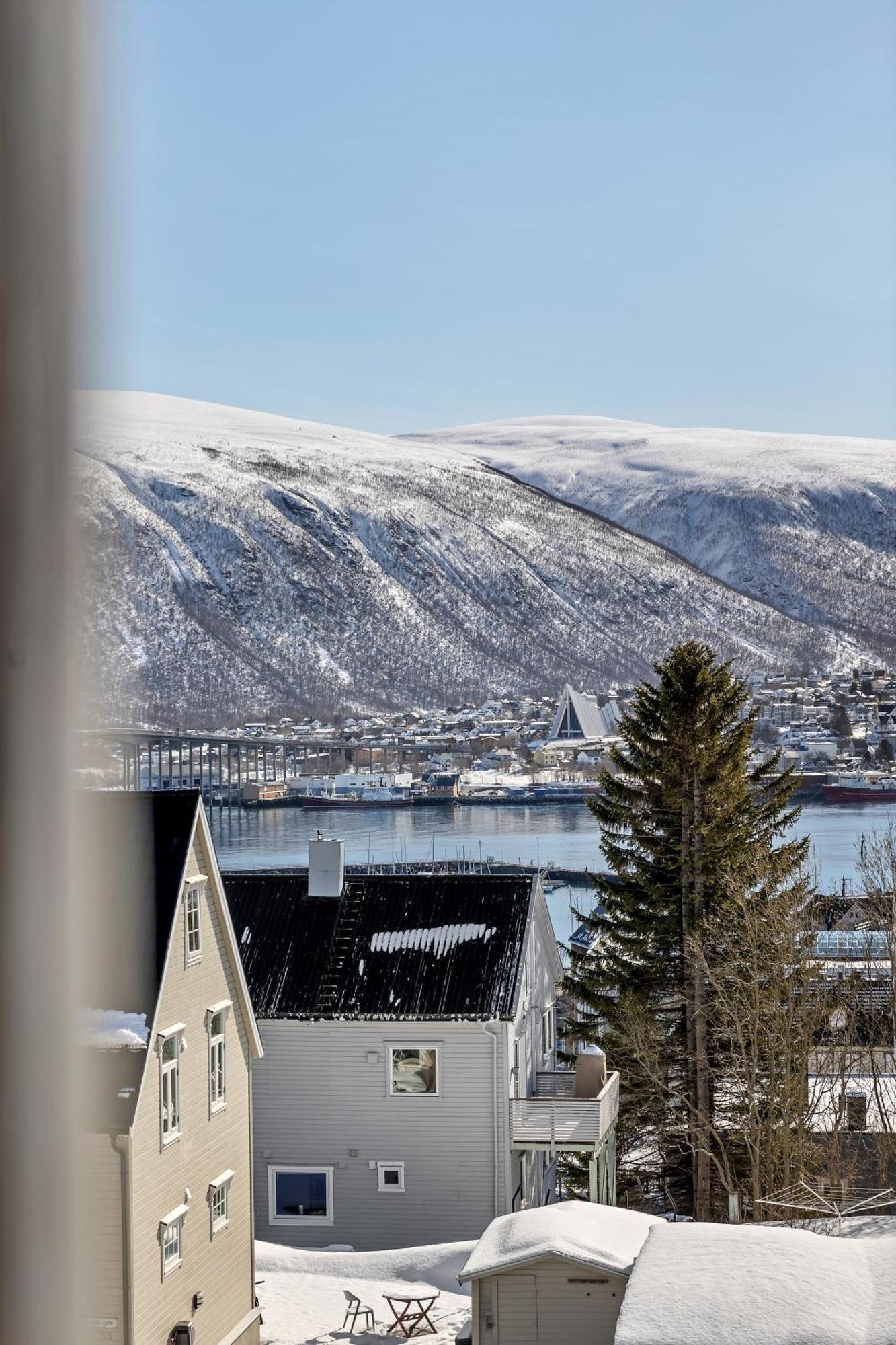 Lovely City Center Apartment With Amazing Views And Free Parking! Тромсе Екстер'єр фото